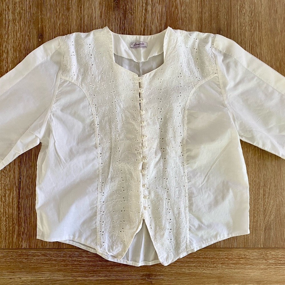 Vintage White Eyelet Button Front Blouse - Picture 2 of 10